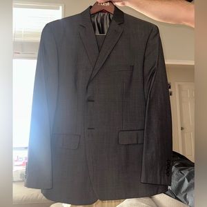 Alfani Slim Fit Mens Suit - 44S Jacket / 36W/32L Pants. Grey/Brown color